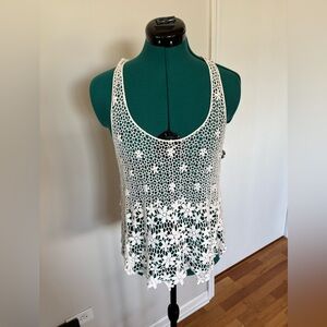 Lady Bug Fashion New York - Crochet Lace Tank Top in Cream florals